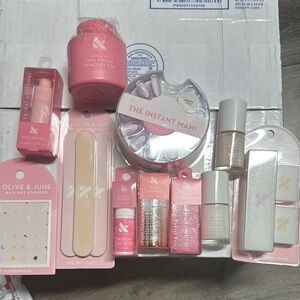 Pink Press-On Nails Makeup Collection